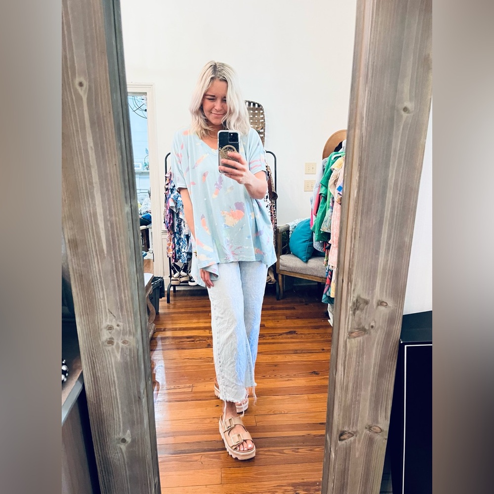 ODDY Light Blue V-Neck Top with Pink and Peach Paint-Splotch Print